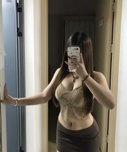 688166255: Chica busca chico en Barcelona