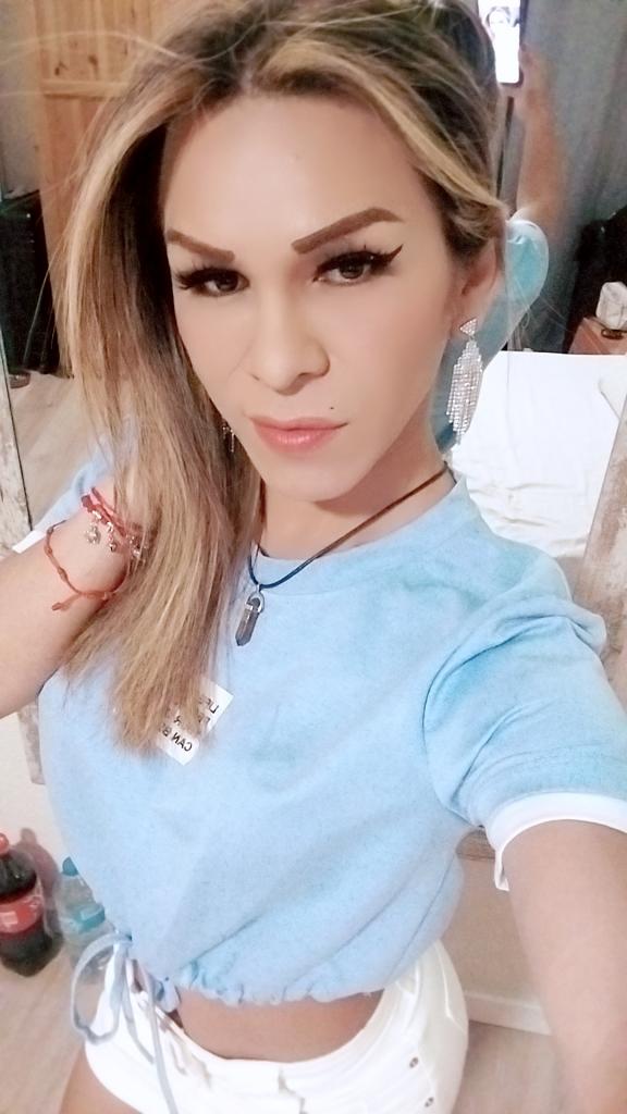 695765240: Travesti en Barcelona