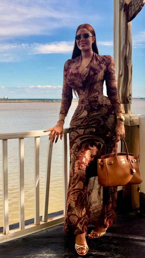 613561886: Chica busca chico en Málaga