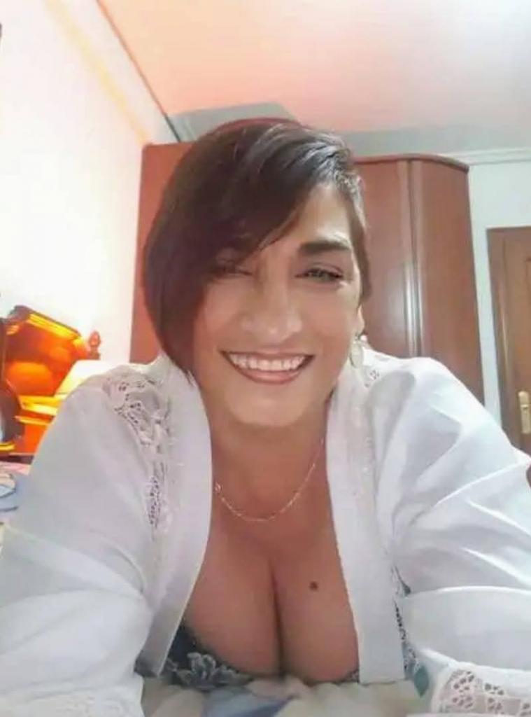 Chica busca chico en Cantabria: Chica busca chico