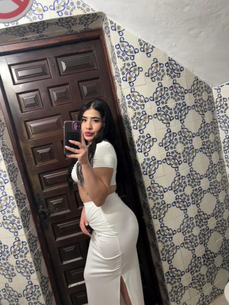 607352186: Chica busca chico en Málaga
