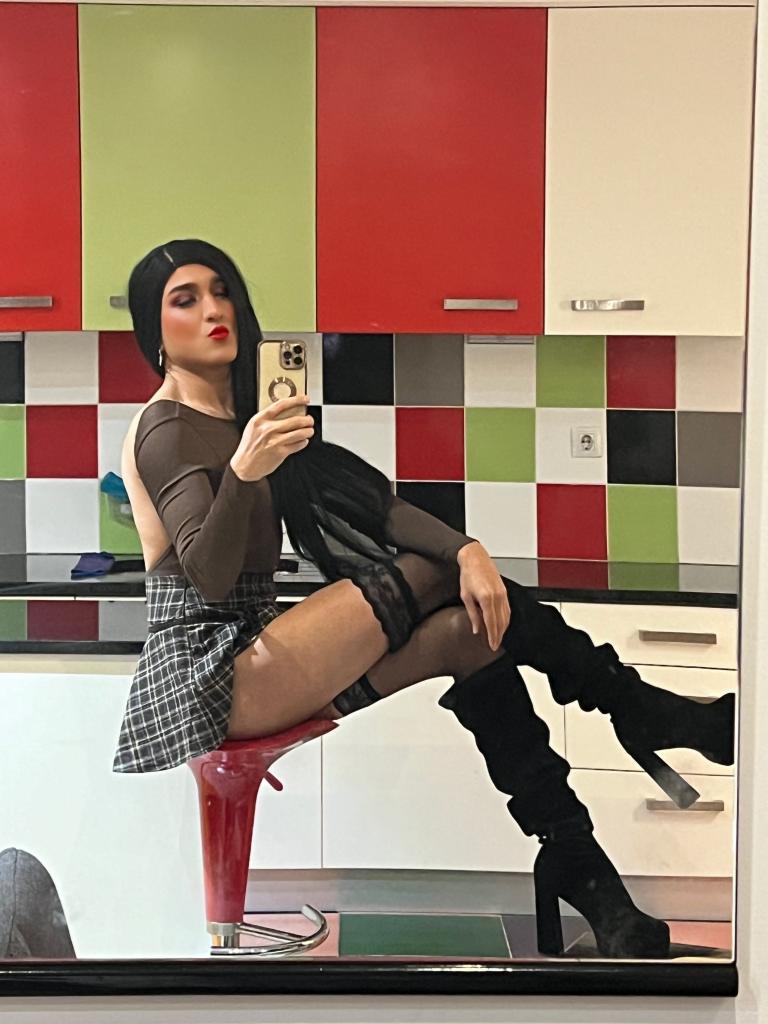 614174001: Travesti en Madrid