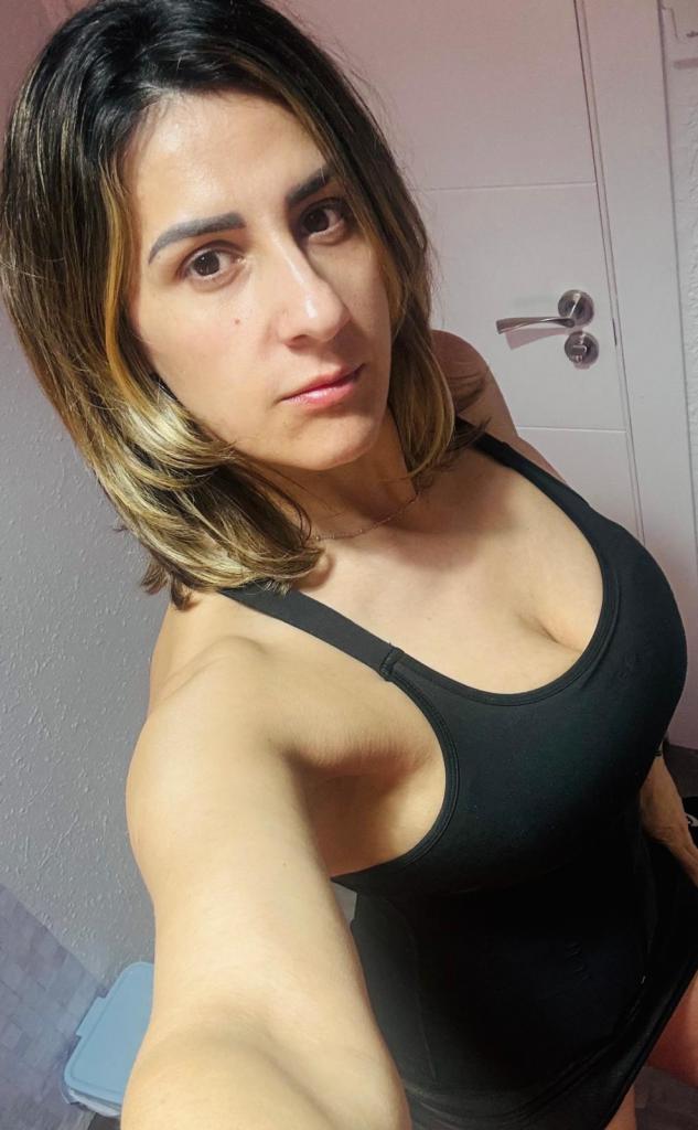 666341599: Chica busca chico en La Coruña
