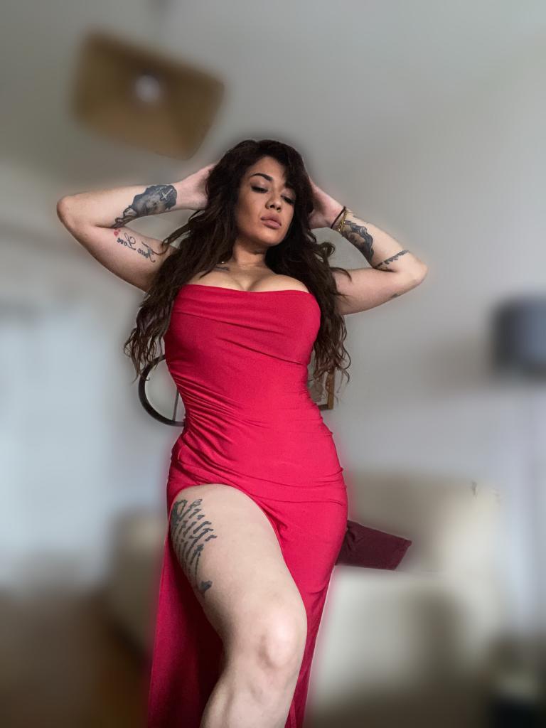 653948620: Chica busca chico en Madrid