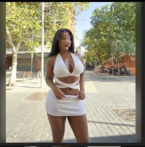 687115142: Chica busca chico en Madrid