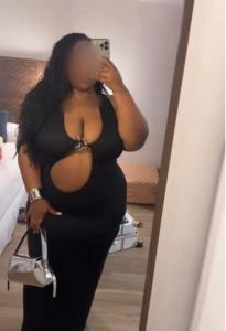 631518637: Chica busca chico en Barcelona