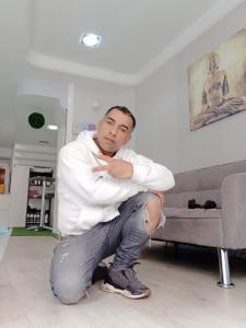 676377033: Chico busca chica en Toledo