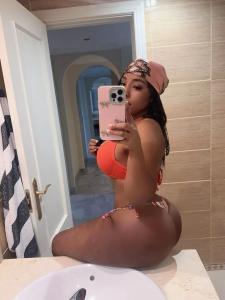 613801825: Chica busca chico en Málaga