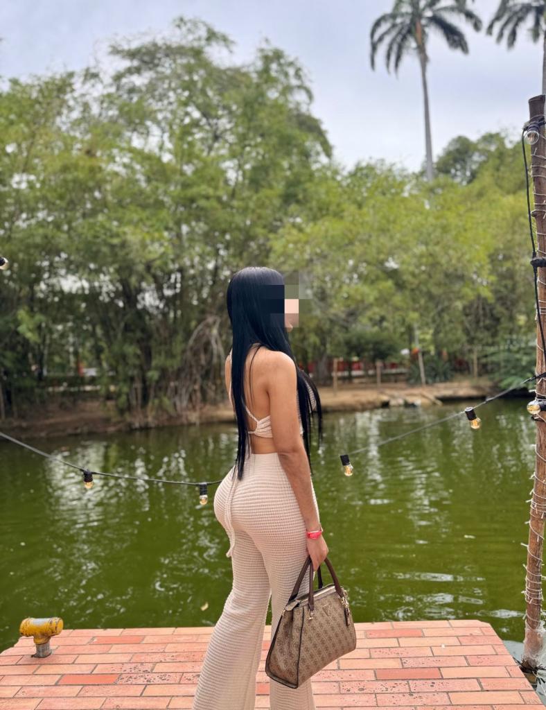 665317787: Chica busca chico en Gerona