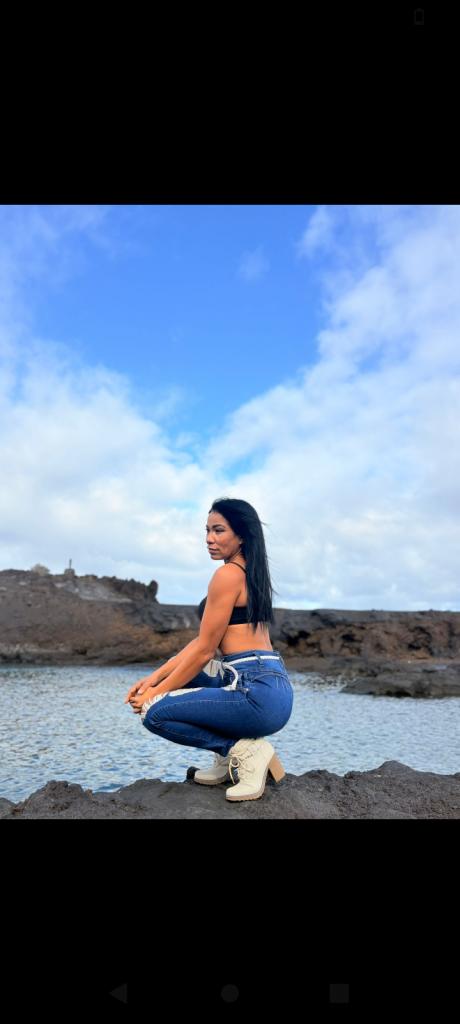 Chica busca chico en Tenerife: 