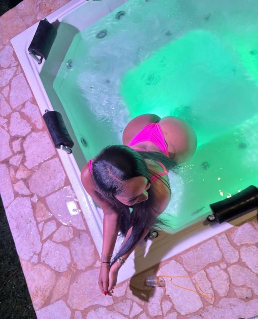 Chica busca chico en Sevilla: Chica busca chico