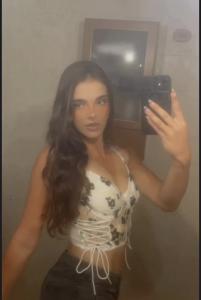 604118061: Chica busca chico en Ibiza