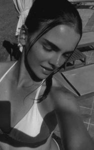 604118061: Chica busca chico en Ibiza