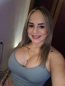 635956343: Chica busca chico en Menorca