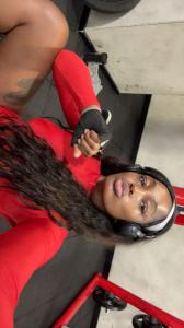 658287236: Chica busca chico en Sevilla