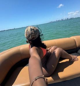 632139681: Chica busca chico en Gerona