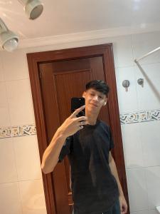 674344545: Chico busca chica en Málaga