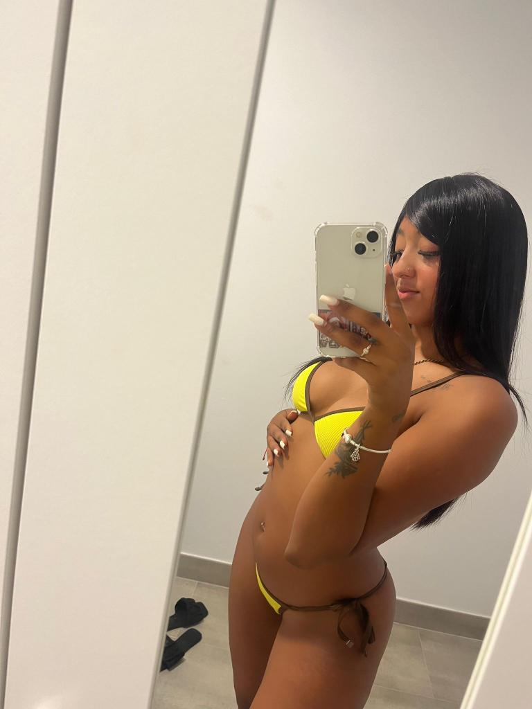 Chica busca chico en Alicante: Chica busca chico