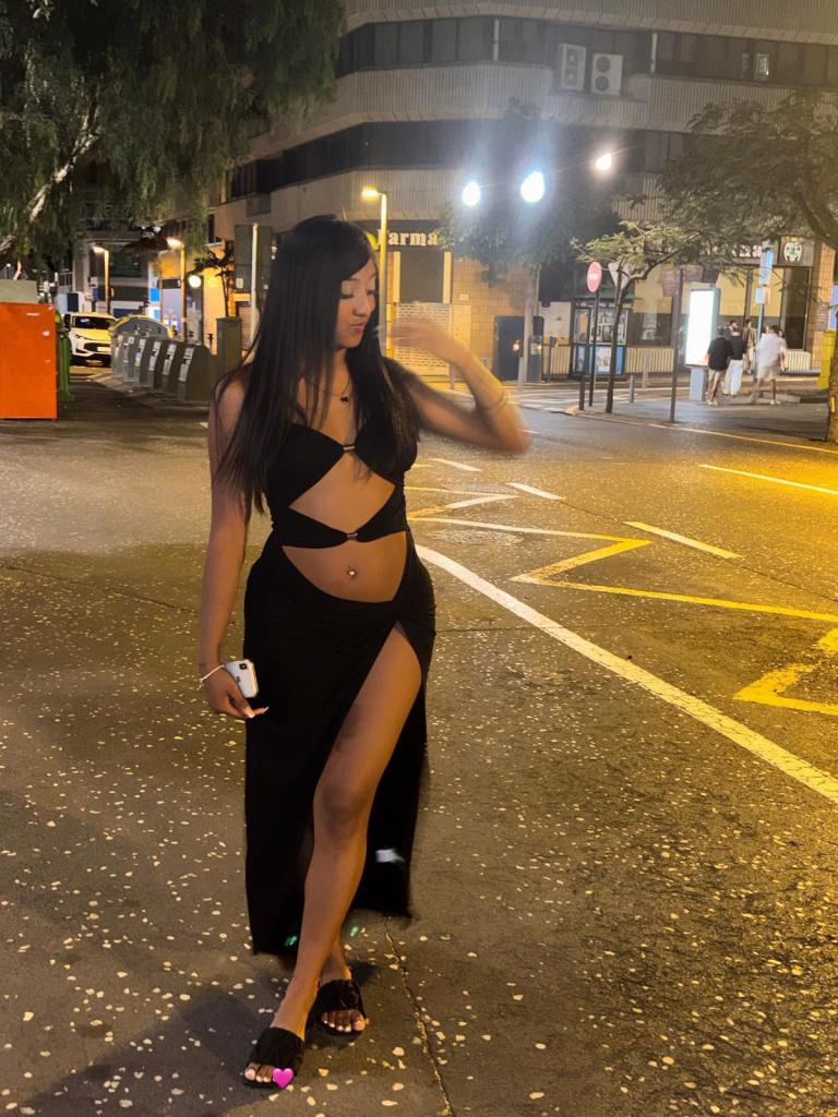 Chica busca chico en Alicante: Chica busca chico