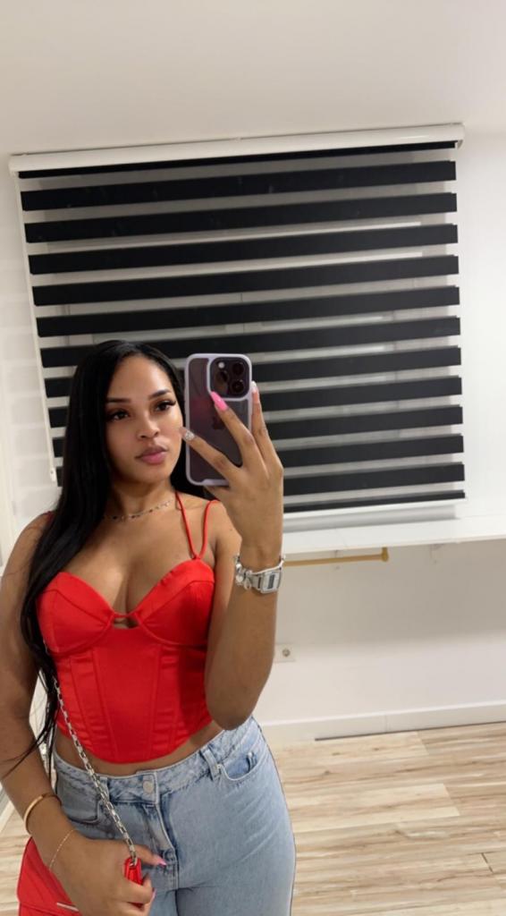 Chica busca chico en Granada: 