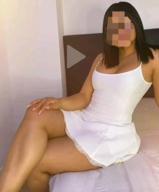 Chica busca chico en Alicante: Chica busca chico