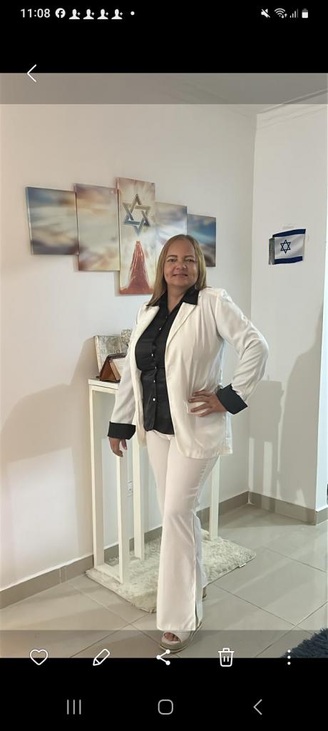 611214295: Chica busca chico en Sevilla