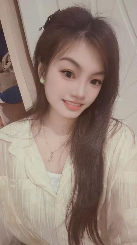 644497883: Chica busca chico en Barcelona