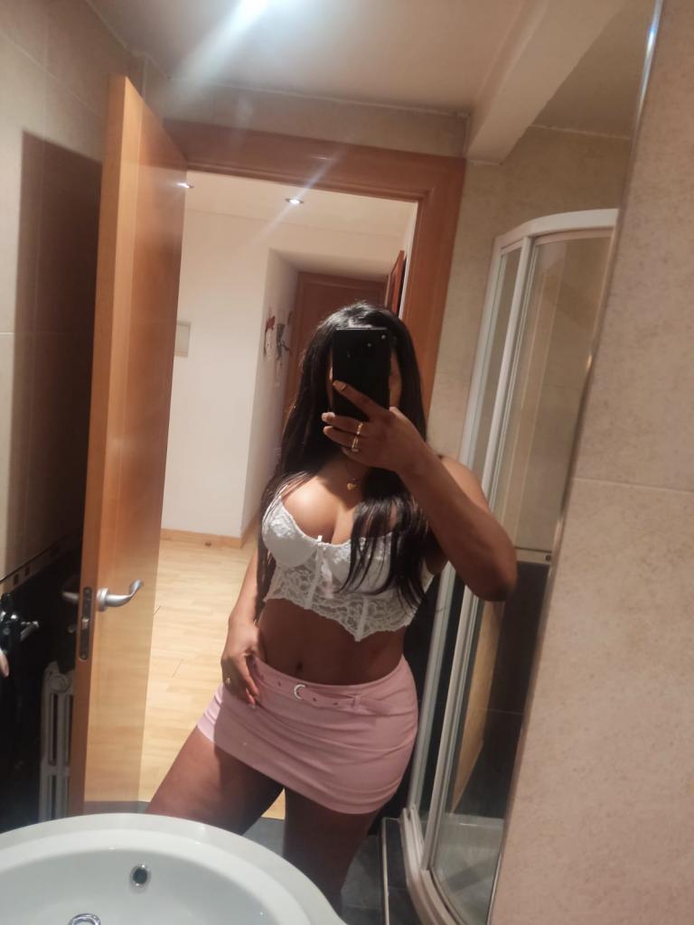 641502983: Chica busca chico en León