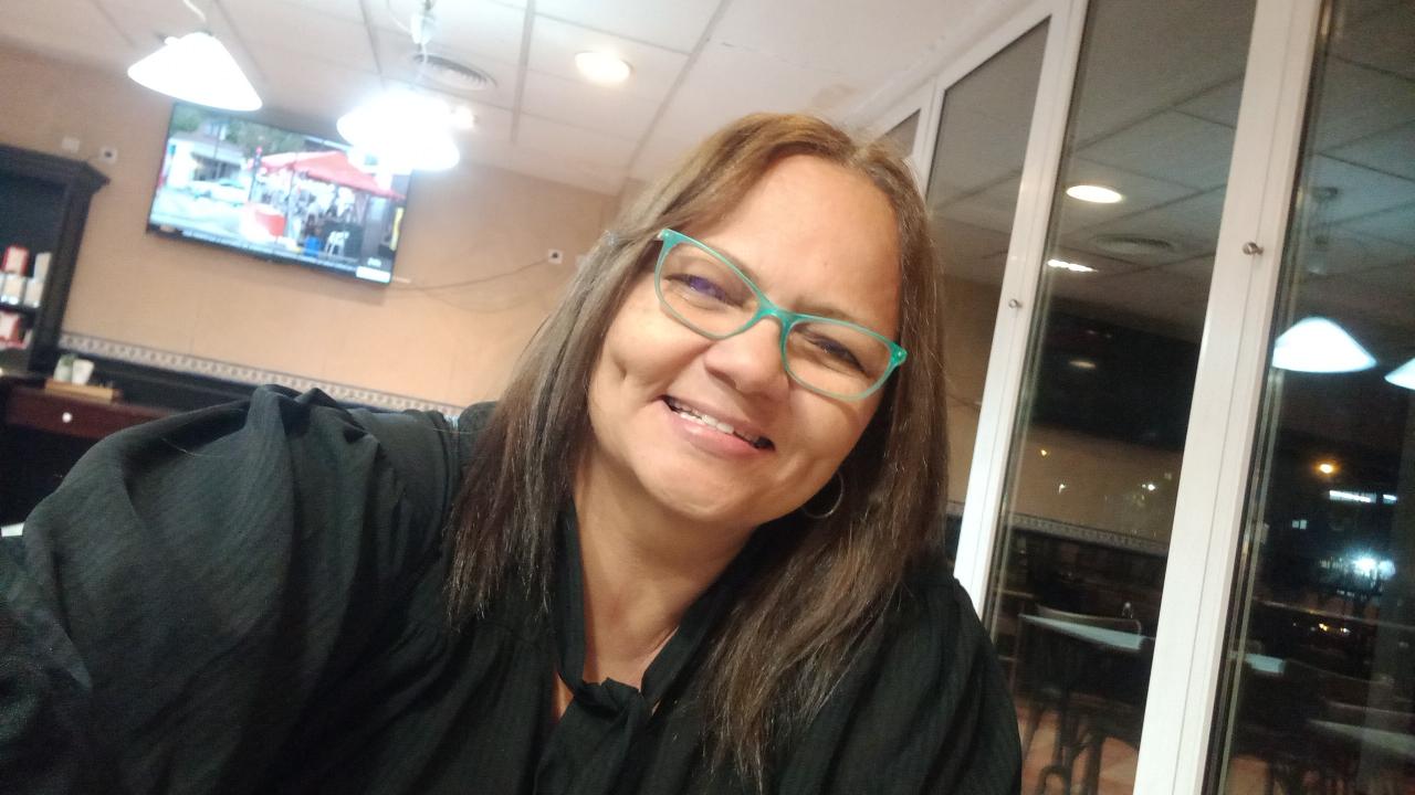 611214295: Chica busca chico en Sevilla