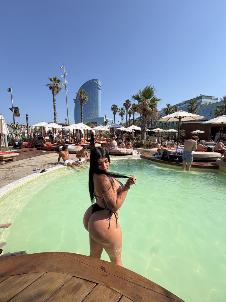 Chica busca chico en Ibiza: 