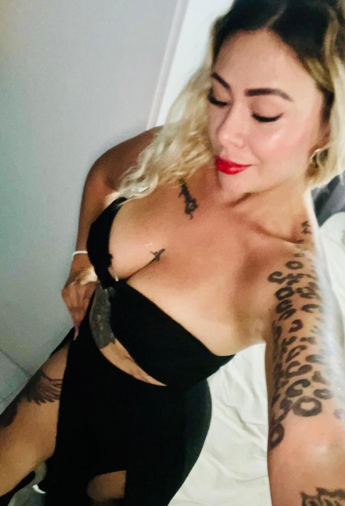 Chica busca chico en Ibiza: 