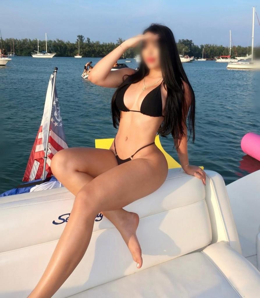 624905241: Chica busca chico en Barcelona