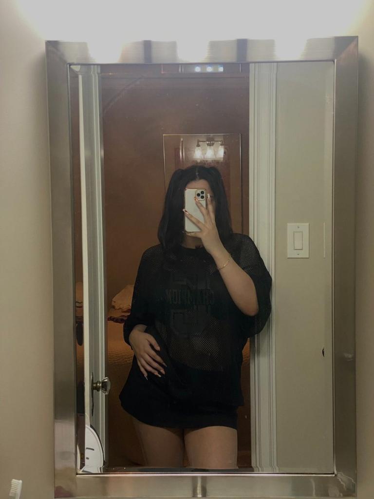 657658596: Chica busca chico en Sevilla