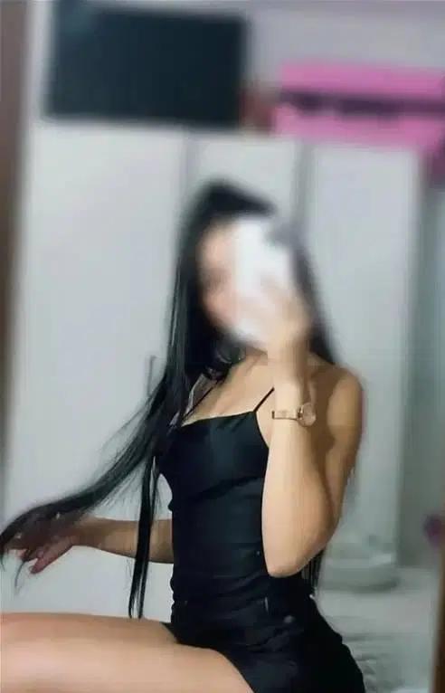 627699457: Chica busca chico en Sevilla