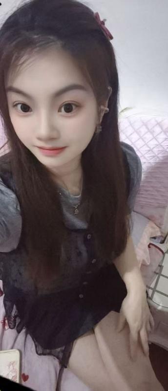 644497883: Chica busca chico en Barcelona
