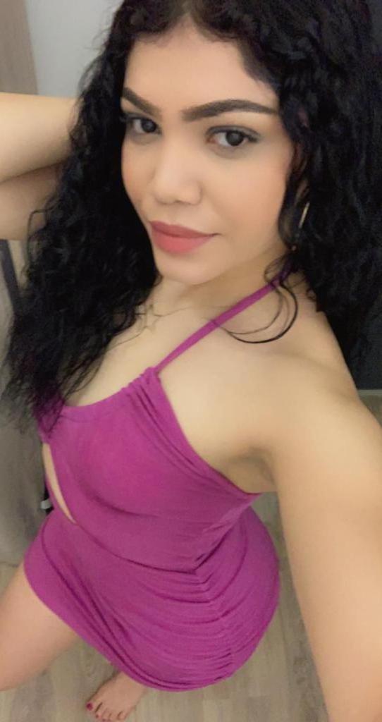 631915217: Chica busca chico en Barcelona