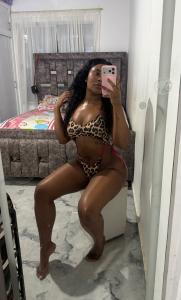 617260513: Chica busca chico en Barcelona