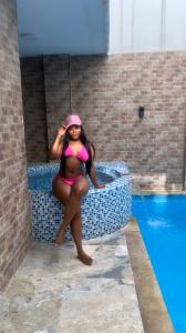 617260513: Chica busca chico en Barcelona