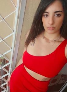 647315397: Chica busca chico en Madrid