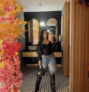 632990939: Chica busca chico en Orense