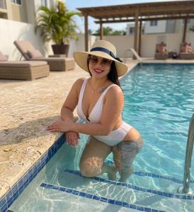 611509668: Chica busca chico en Granada