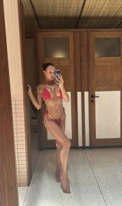 631828566: Chica busca chico en Almería