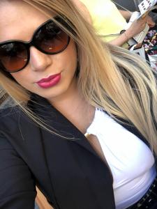 653960981: Chica busca chico en Barcelona