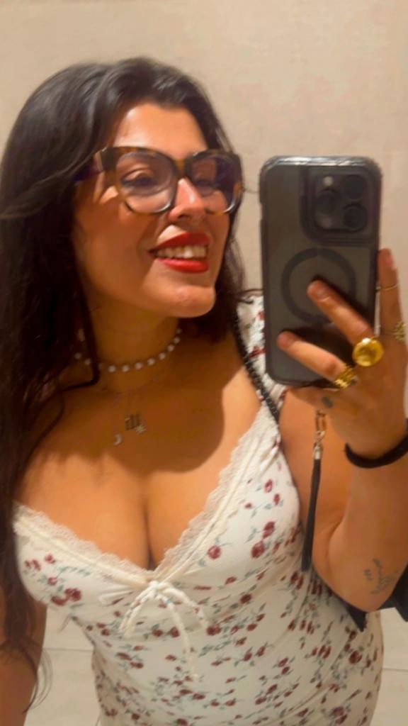 633864073: Chica busca chico en Sevilla