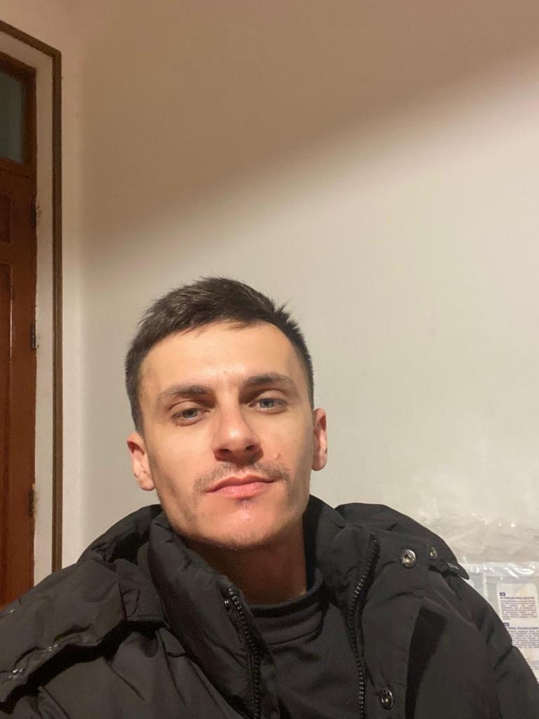 Chico busca chica en Almería: 