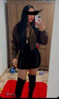 643764601: Chica busca chico en Gerona