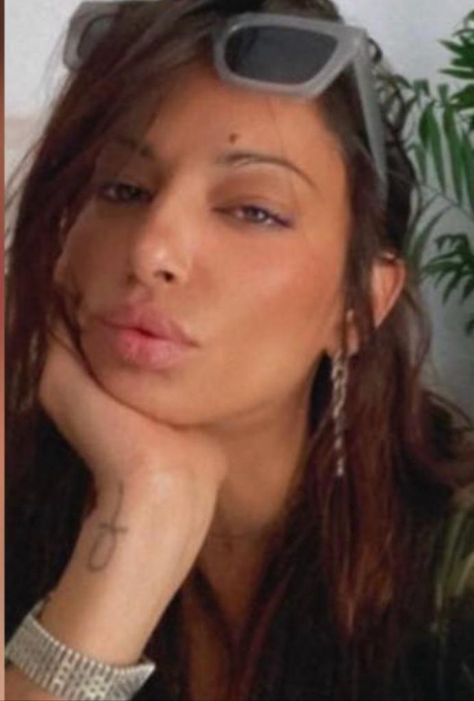 Chica busca chico en Ibiza: 
