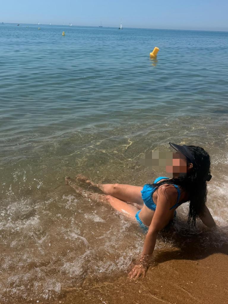 632160360: Chica busca chico en Barcelona
