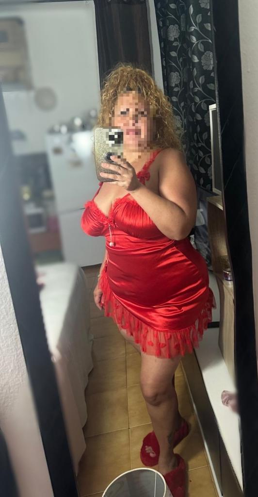 631079687: Chica busca chico en Gerona