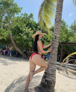 662388842: Chica busca chico en Ibiza